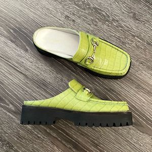 Intentionally blank Kowloon Apple